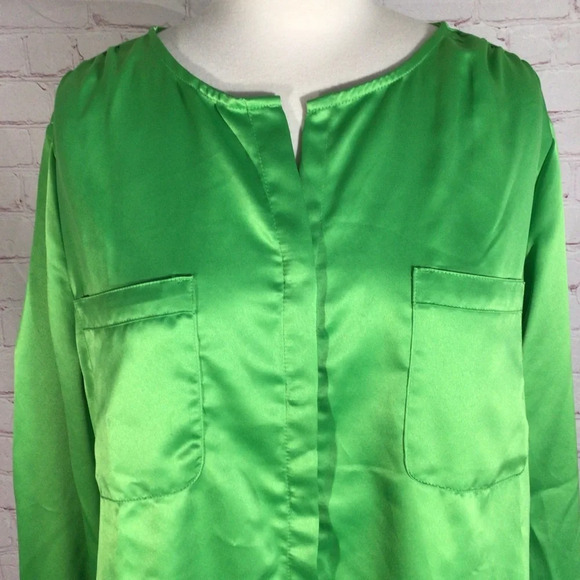 Liz Claiborne Green Long Sleeve Button Down Top - Size Large - Picture 2 of 6